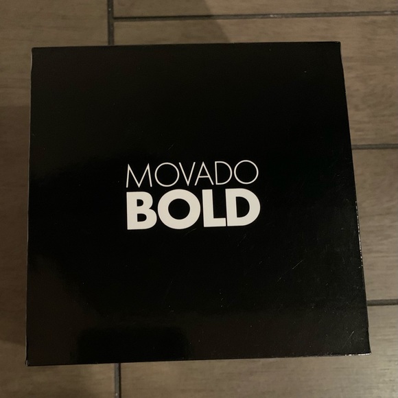 Movado Bold 30mm Womens Silver Stainless Steel & Rose Gold Women's Wristwatch - Picture 6 of 6